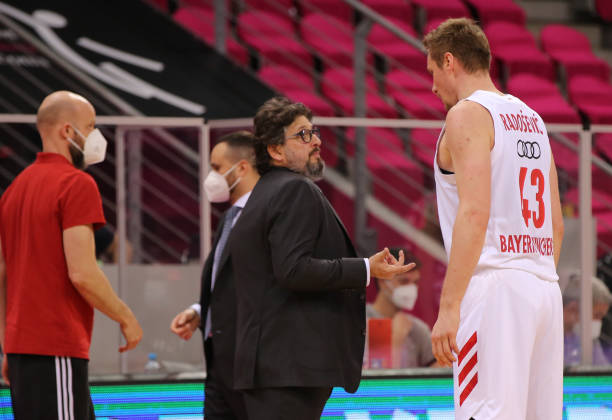 队创造脱困 队创造脱困