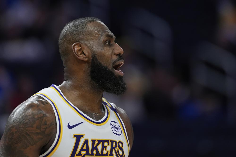 而意大利足 而意大利足